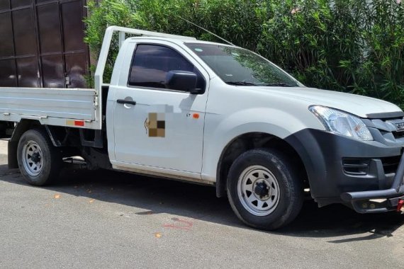 White Isuzu D-Max 2017 for sale in Quezon City