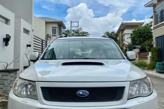 Selling Pearl White Subaru Forester 2011 in Balanga