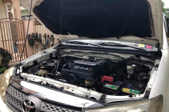 Selling White Toyota Fortuner 2009 in Laguna