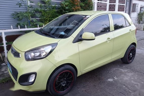 Sell Yellow 2010 Kia Picanto in Angeles