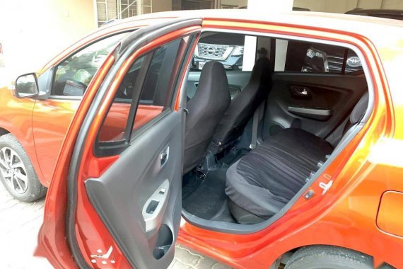 Selling Orange Toyota Yaris 2019 in Manila