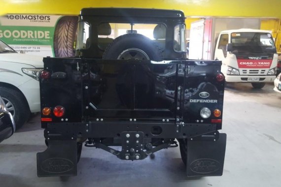 Sell Black Land Rover Defender 1990 in Mandaue City