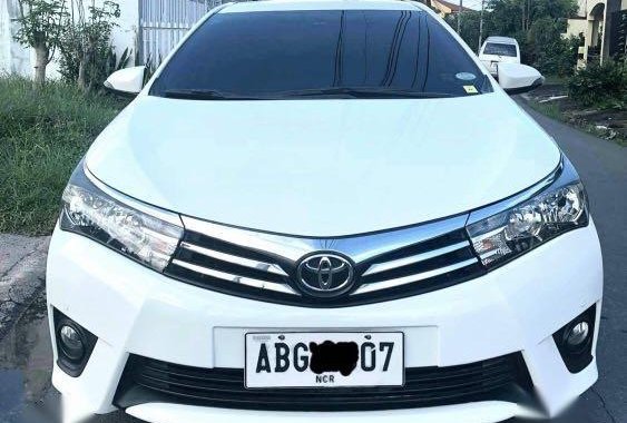 Sell Pearl White 2015 Toyota Corolla Altis in Manila