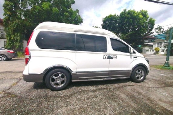 Selling White Hyundai Starex 2013 in Muntinlupa