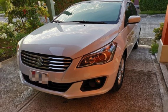Selling White Suzuki Ciaz 2017 in Cavite