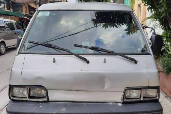 Silver Hyundai Grace 2000 for sale in Manila