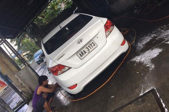 Sell White 2015 Hyundai Accent in Rizal