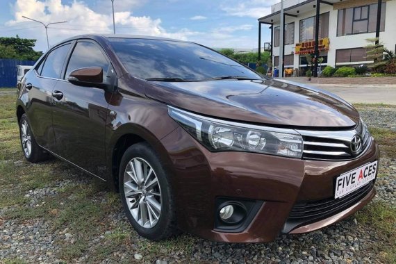 Selling Brown 2016 Toyota Altis in Cebu 