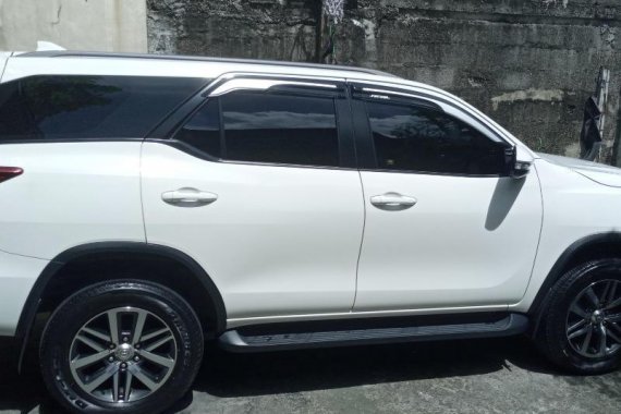 Selling White Toyota Fortuner 2017 in Manila