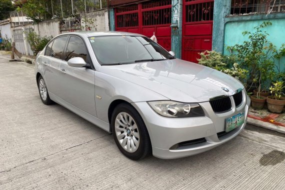 Selling Brightsilver BMW 320I 2005 in Quezon