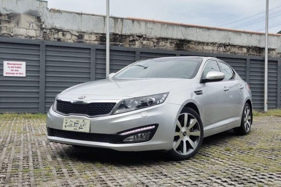 Selling Brightsilver Kia Optima 2013 in Manila