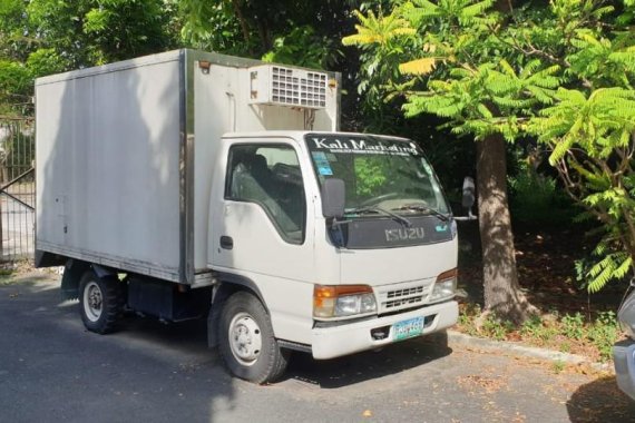 Pearl White Isuzu Elf 1999 for sale in Makati