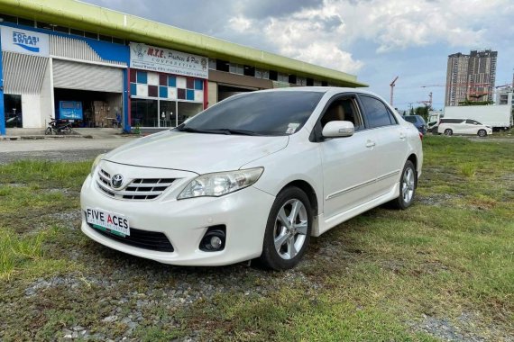 Sell White 2013 Toyota Corolla Altis in Cebu