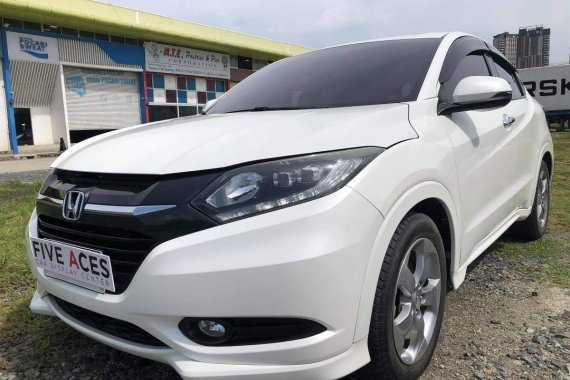 Sell White 2016 Honda HRV in Cebu