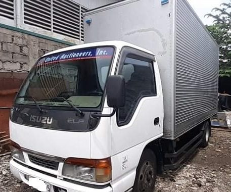 Isuzu NKR Closed Van