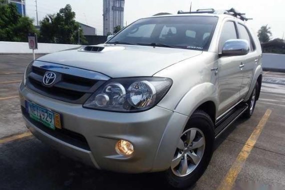 Sell Silver 2009 Toyota Fortuner in Manila