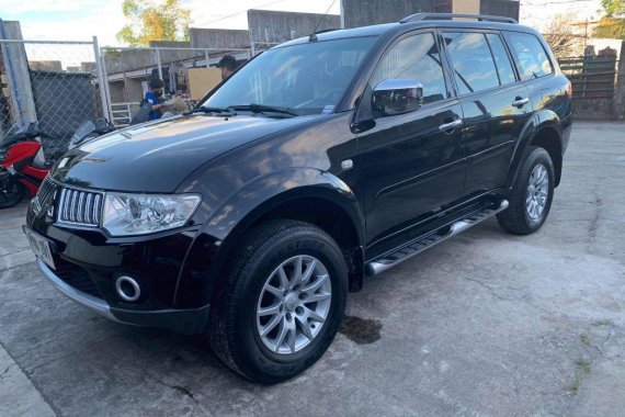 Selling Black Mitsubishi Montero 2010 in Manila