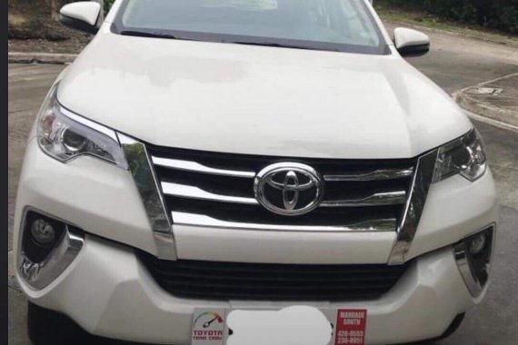 White Toyota Fortuner 2019 for sale in Cebu 