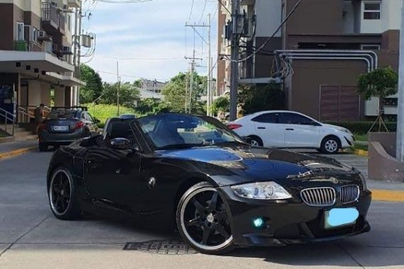 Black BMW Z4 2005 at 45000 km for sale in Parañaque