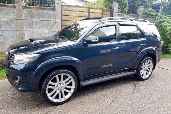 Blue Toyota Fortuner 2014 for sale in Manila