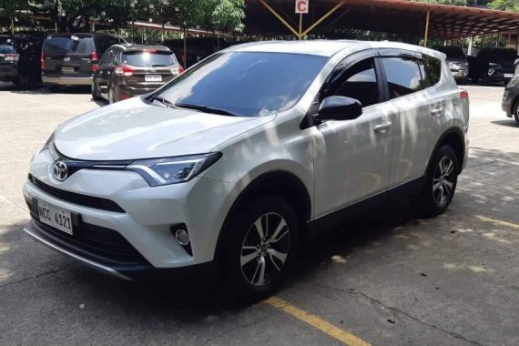 Sell White 2018 Toyota Rav in Manila
