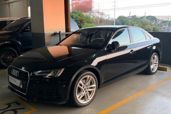 Selling Black Audi A4 2020 in Quezon City