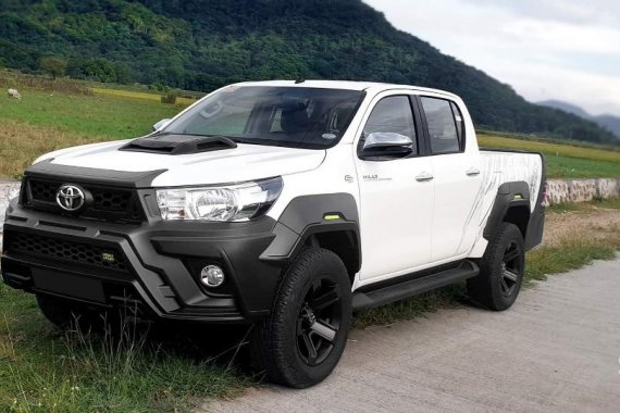 White Toyota Hilux 2020 for sale in Taguig