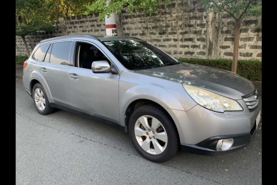 Selling Silver Subaru Outback 3.6R 2011 in Mandaluyong