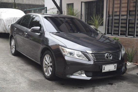 Grey Toyota Camry 2015 for sale in Quezon City