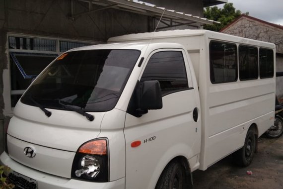 Hyundai H100 2.5CRDi Shuttle Body with Dual Aircon M/T