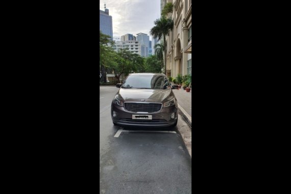 Silver Kia Grand Carnival 2017 for sale in Makati