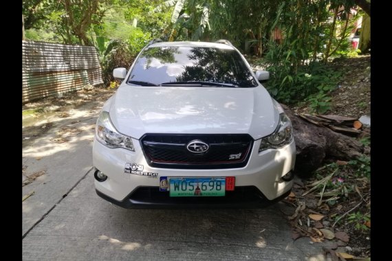 Selling White Subaru XV 2013 in Lipa