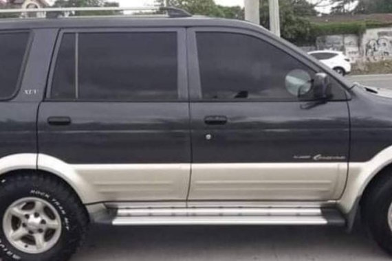 Selling Black Isuzu Crosswind 2010 in Cainta