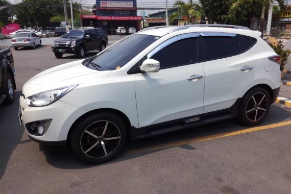 White Hyundai Tucson 2010 for sale in Dasmarinas
