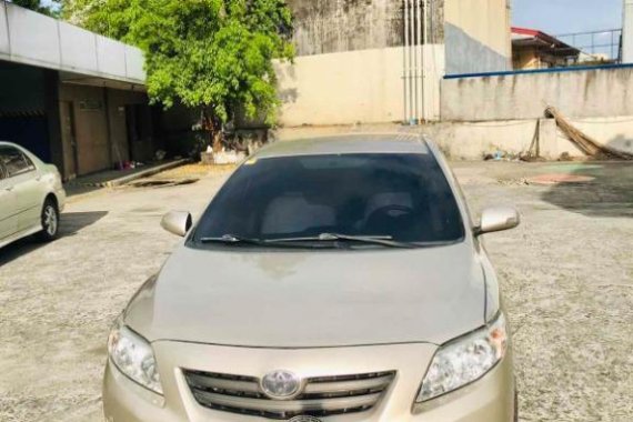 Selling Silver Toyota Corolla Altis 2009 in Manila