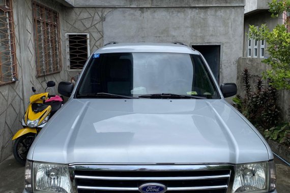 Silver Ford Everest 2004 for sale in Batangas