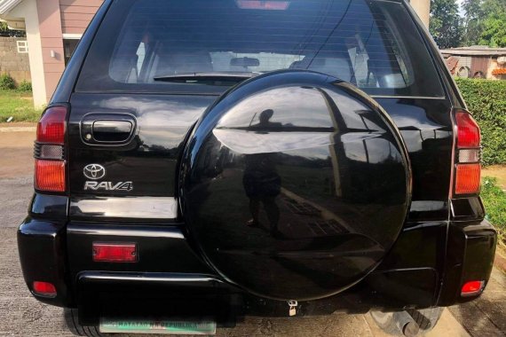 Selling Black Toyota Rav4 2003 in Limay