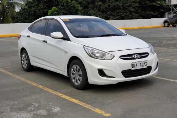 Pearl White Hyundai Accent 2018 for sale in Manila