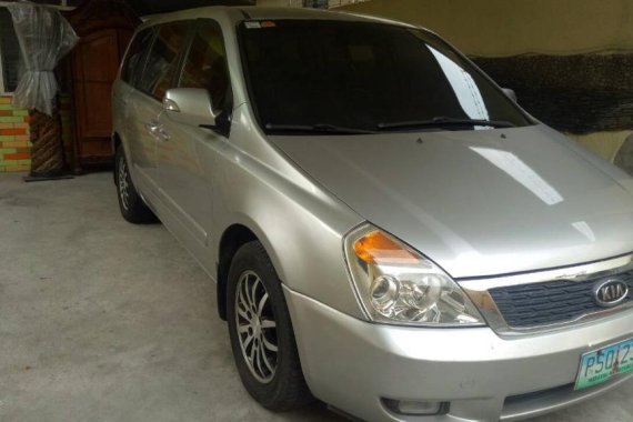 Selling Silver Kia Carnival 2010 in Parañaque