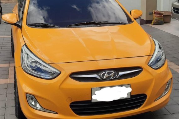 Selling Yellow Hyundai Accent 2014 in Quezon