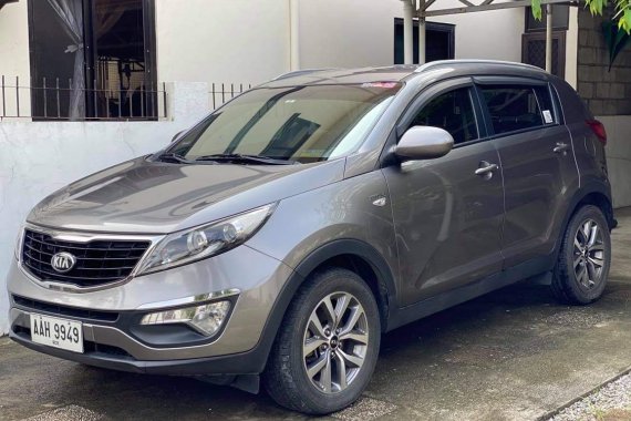 2014 Grey Kia Sportage (Price Negotiable)