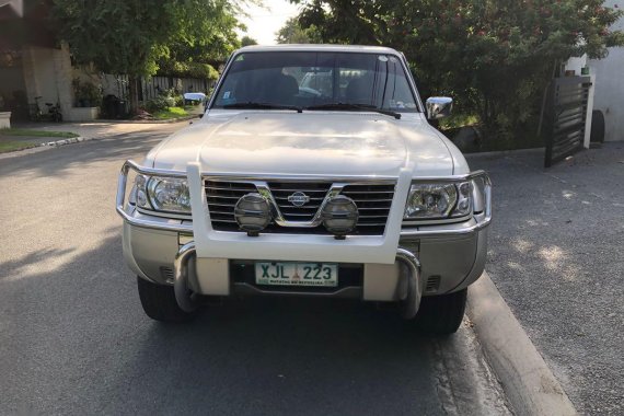 Selling White Nissan Patrol 2003 in Muntinlupa