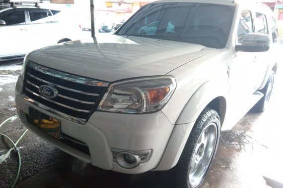 Selling White Ford Everest Ice Edition 2012 in Paranaque