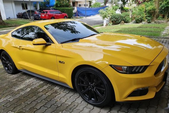 Yellow Ford Mustang 5.0 GT 2015 for sale in Makati