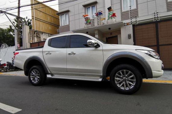 White Mitsubishi Strada 2018 for sale in Lipa
