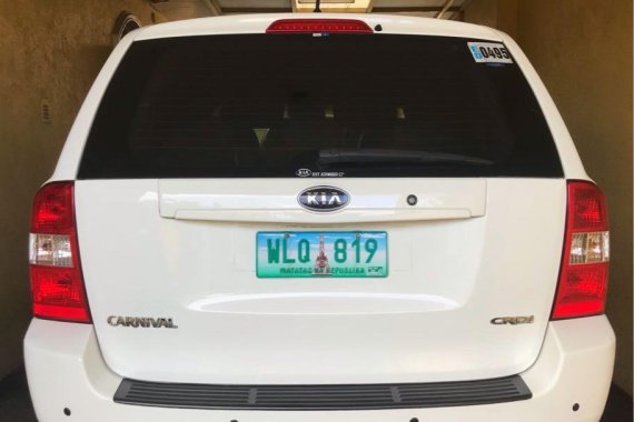 Selling White Kia Carnival 2014 in Marikina