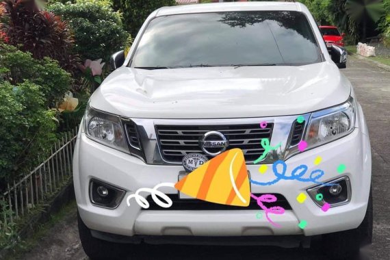 Selling White Nissan Navara Calibre 2015 in Binan