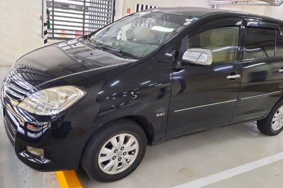 Black Toyota Innova 2011 for sale in Mandaluyong