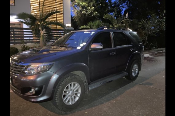 Selling Silver Toyota Fortuner 2012 in Taguig