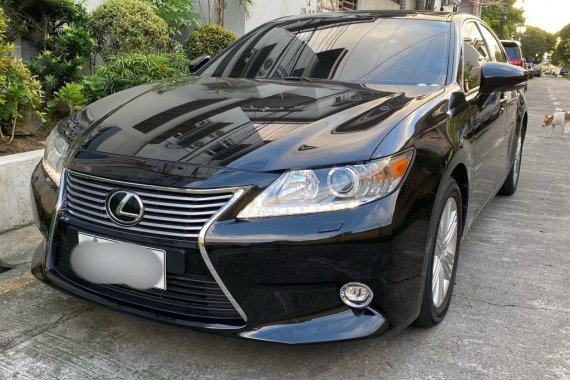 Selling Black Lexus ES350 2015 in Pasig